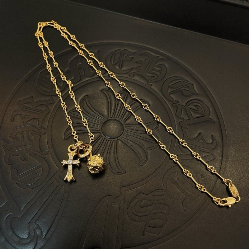 Ch*0me He**ts necklaces